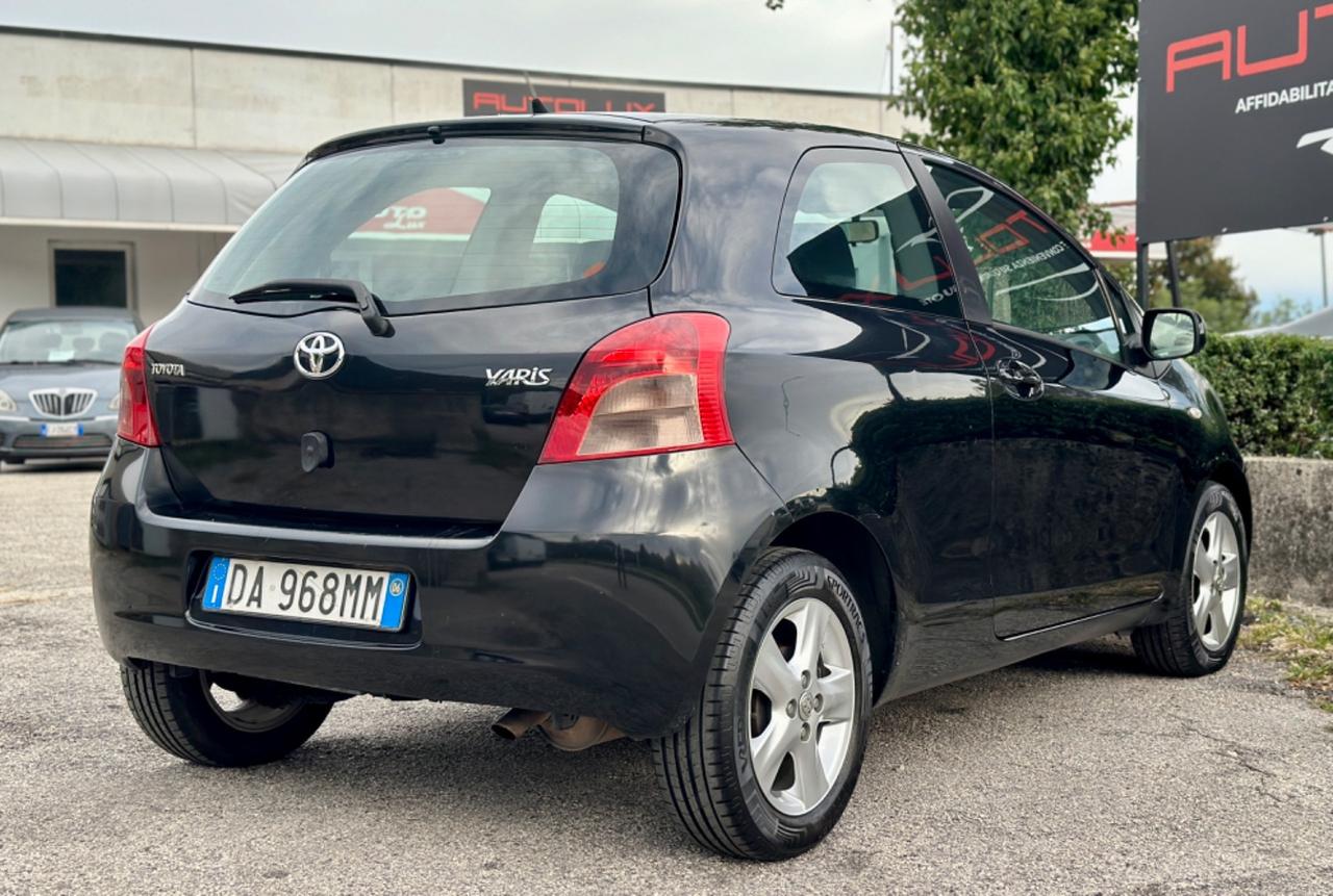 TOYOTA YARIS - 1.3i 2006 164.000Km