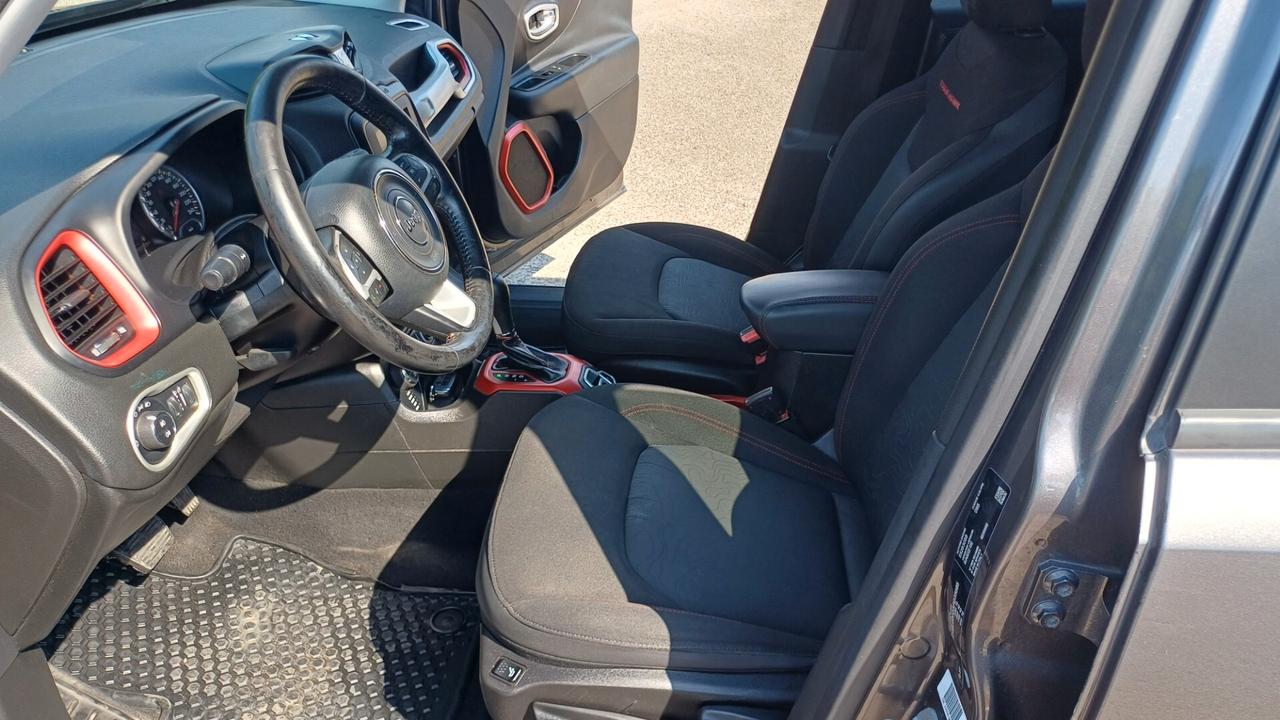 Jeep Renegade 2.0 Mjt 170CV 4WD Active Drive Low Trailhawk