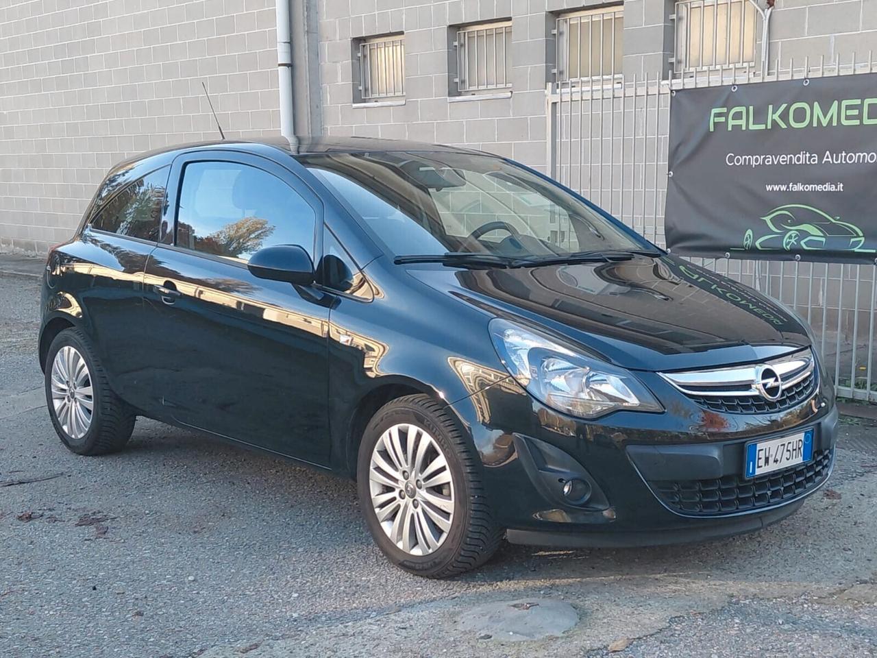 Opel Corsa 1.2 benzina UNICO PROPRIETARIO (Neopatentati)