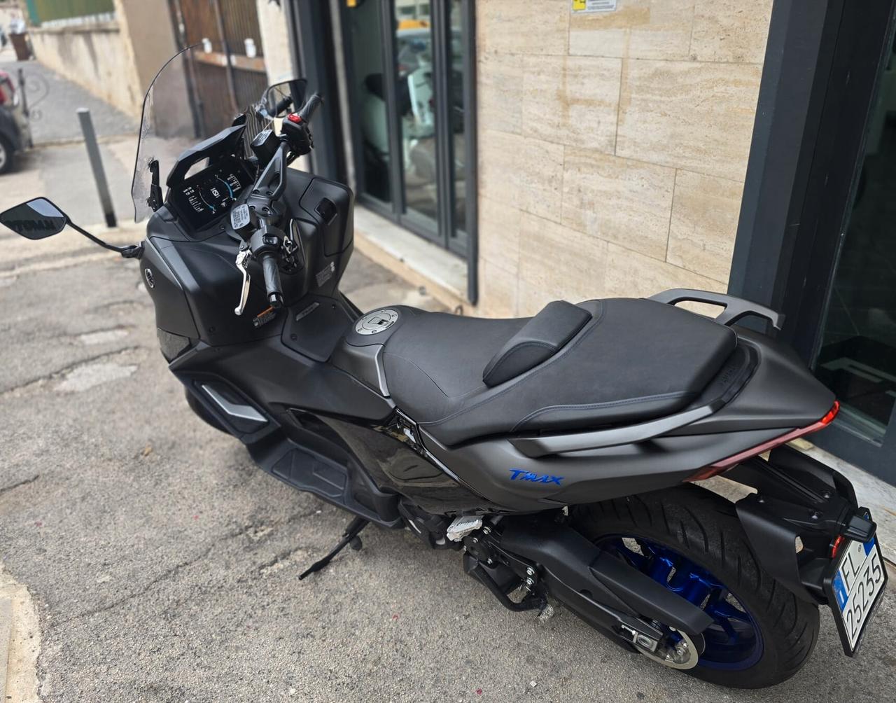 Yamaha T-Max 560