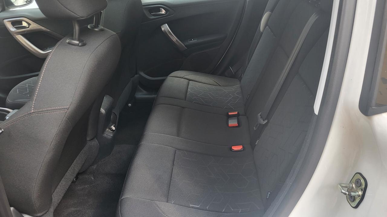 Peugeot 2008 1.2 VTi 82CV Allure
