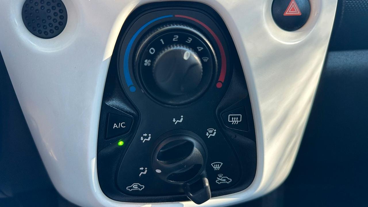Citroen C1 Airscape VTi 68 5P Shine GPL 2016 NEOPATENT leggi testo