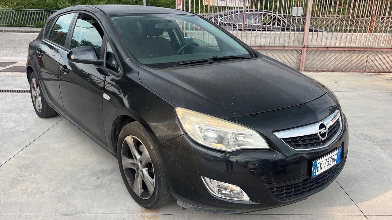 Opel Astra 1.7 CDTI 110CV 5 porte