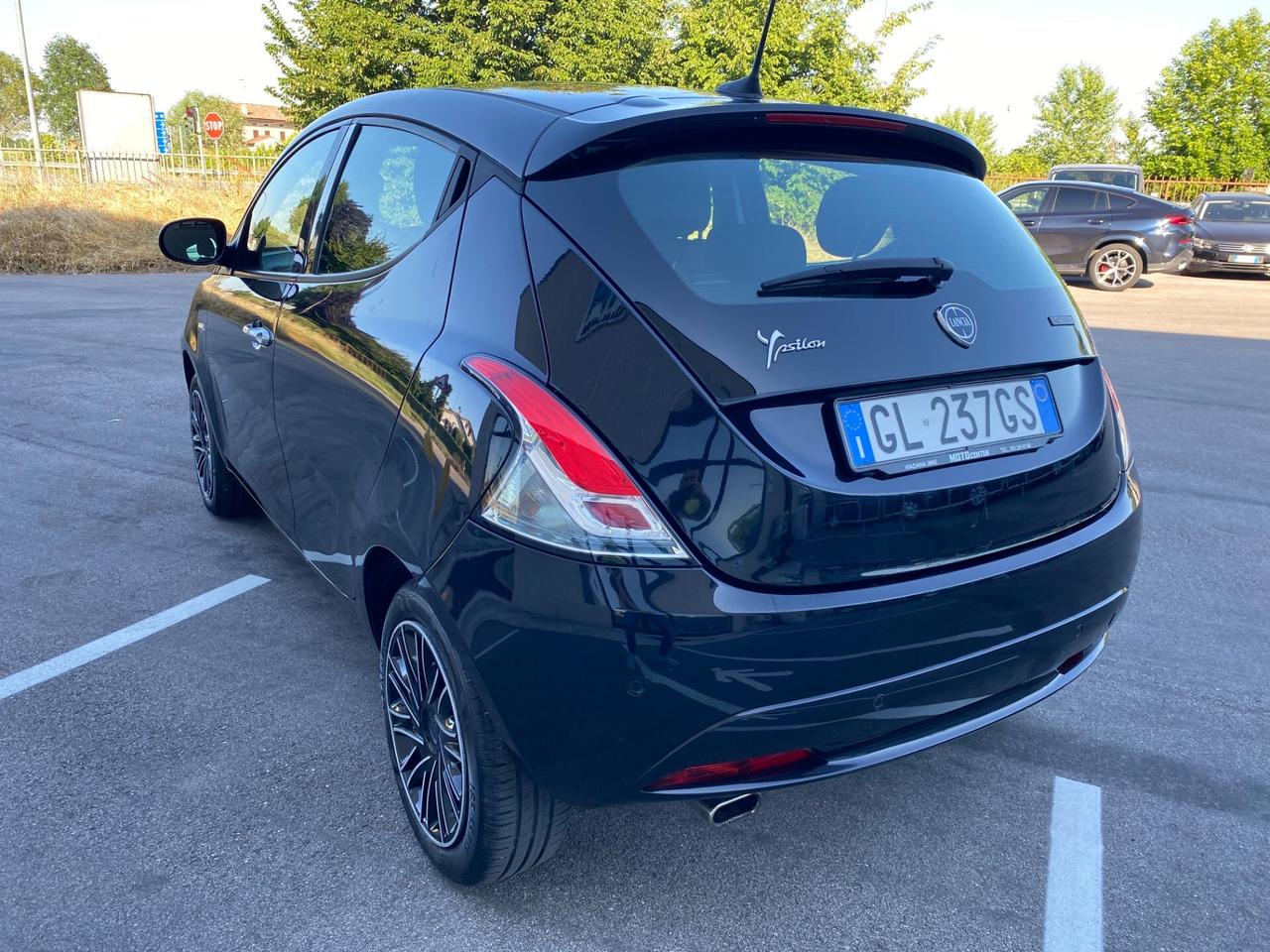 Lancia Ypsilon 1.0 69 Cv 5 porte S&S Hybrid Gold Plus