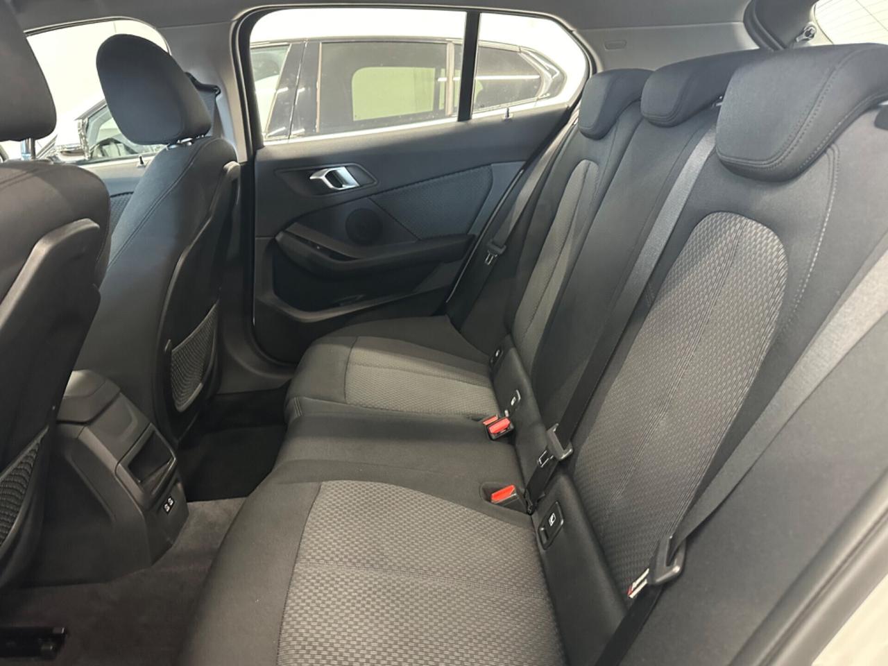 Bmw 118 118i 5p. Business Advantage