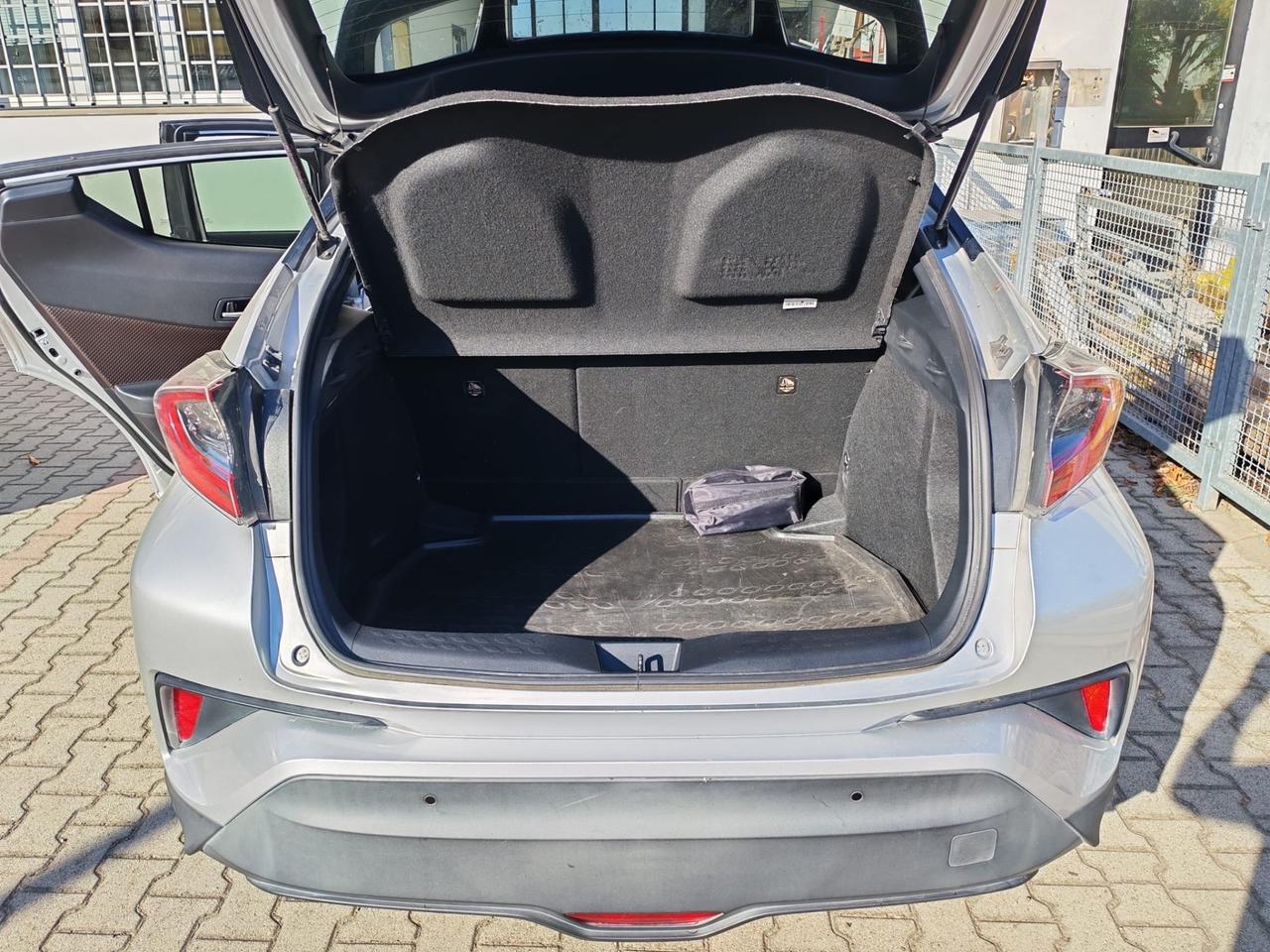 Toyota C-HR 1.8 Hybrid E-CVT Style+