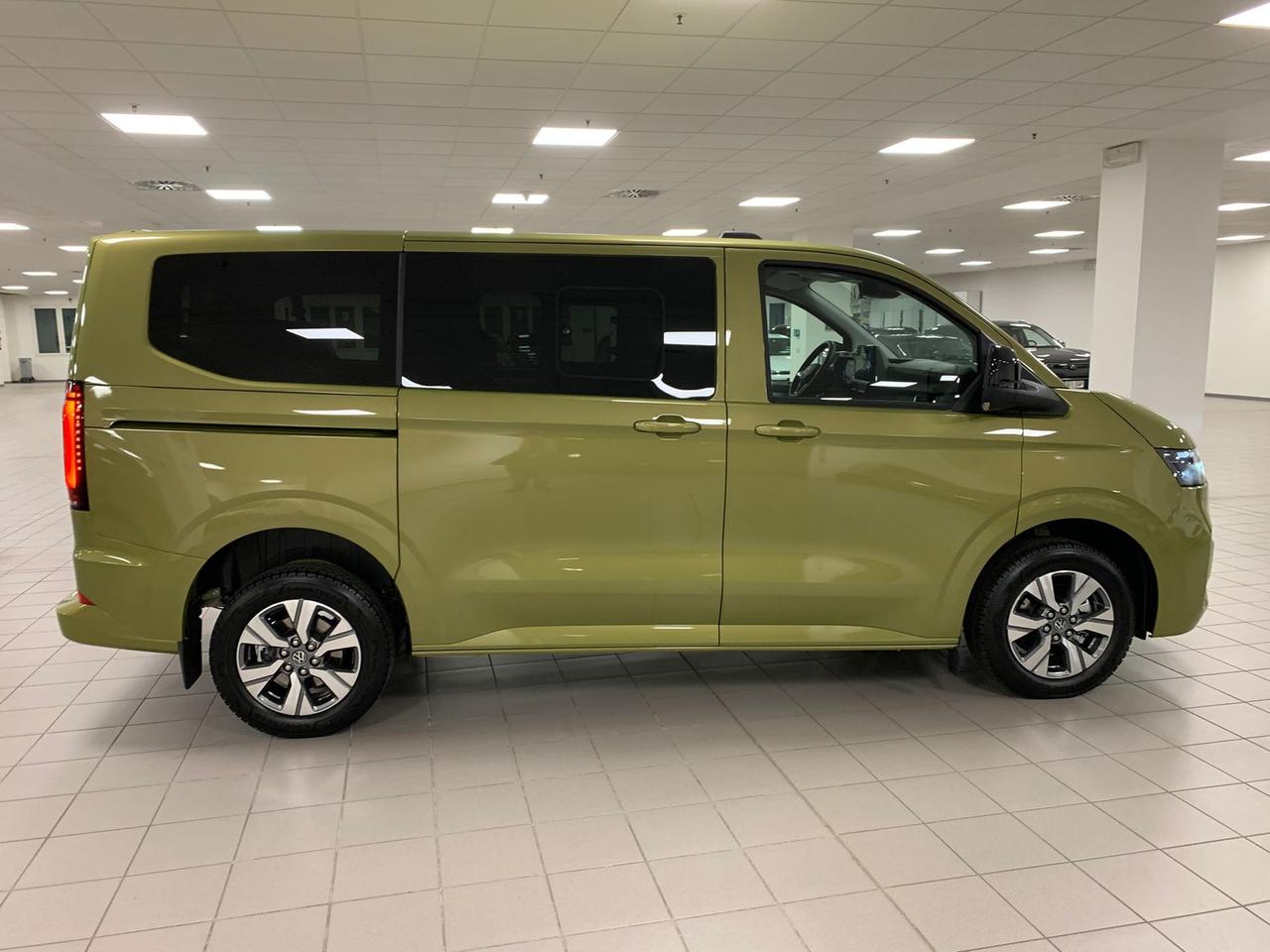 Volkswagen T7 Caravelle t7 2.0 tdi 150cv life l1