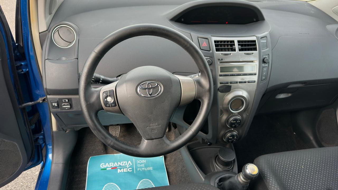 Toyota Yaris 1.0 5 porte