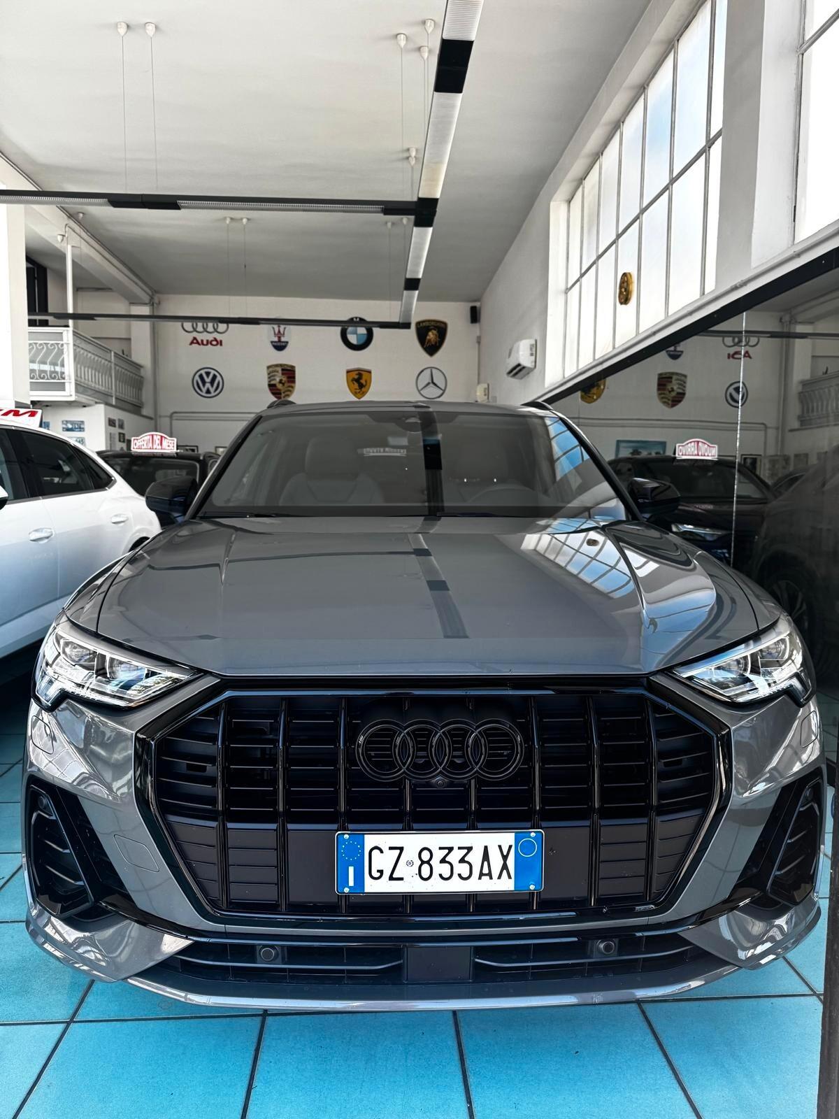 Audi Q3 35 TDI S tronic Identity Black