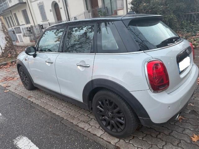 Mini 1.5 Cooper 5 PORTE..BLACK EDITION...CAMBIO AUTOMATICO!!