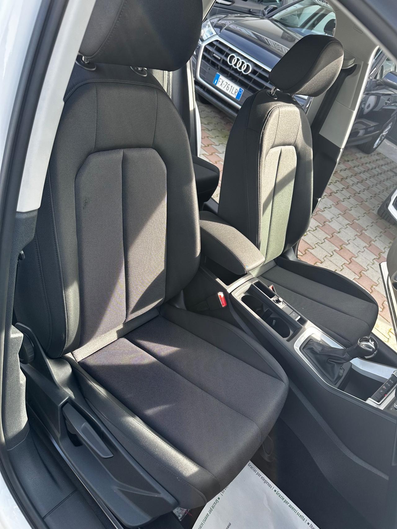 Audi Q3 35 TDI S tronic Business
