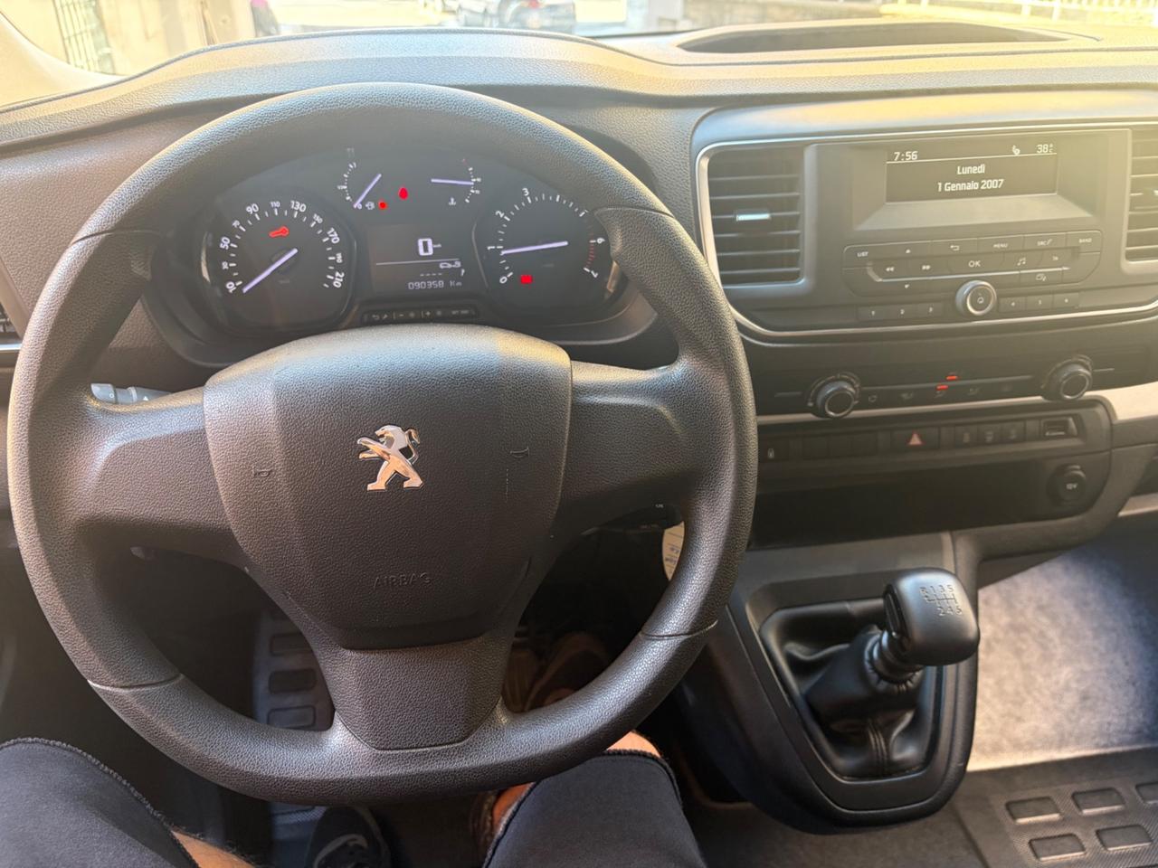 Peugeot Traveller BlueHDi 120 S&S Compact Business