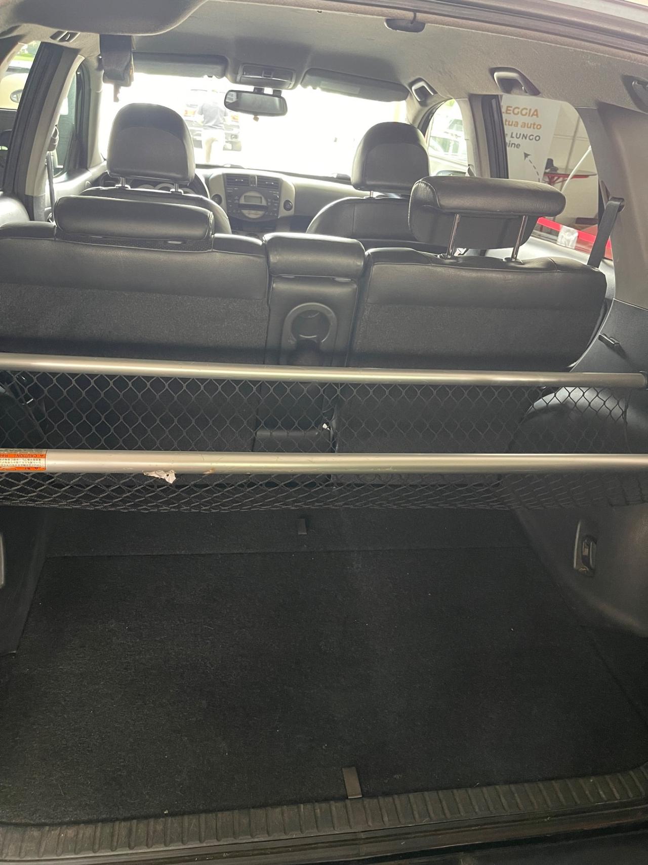 Toyota RAV4 2.2 D-4D 177 CV PERMUTE RATE