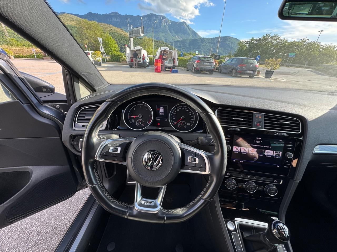Volkswagen Golf 2.0 TDI R-LINE, FULL LED 150CV