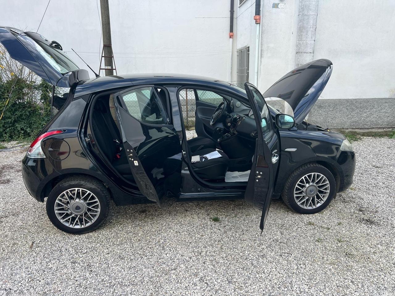 Lancia Ypsilon 1.2 69 CV 5 porte GPL Ecochic Gold