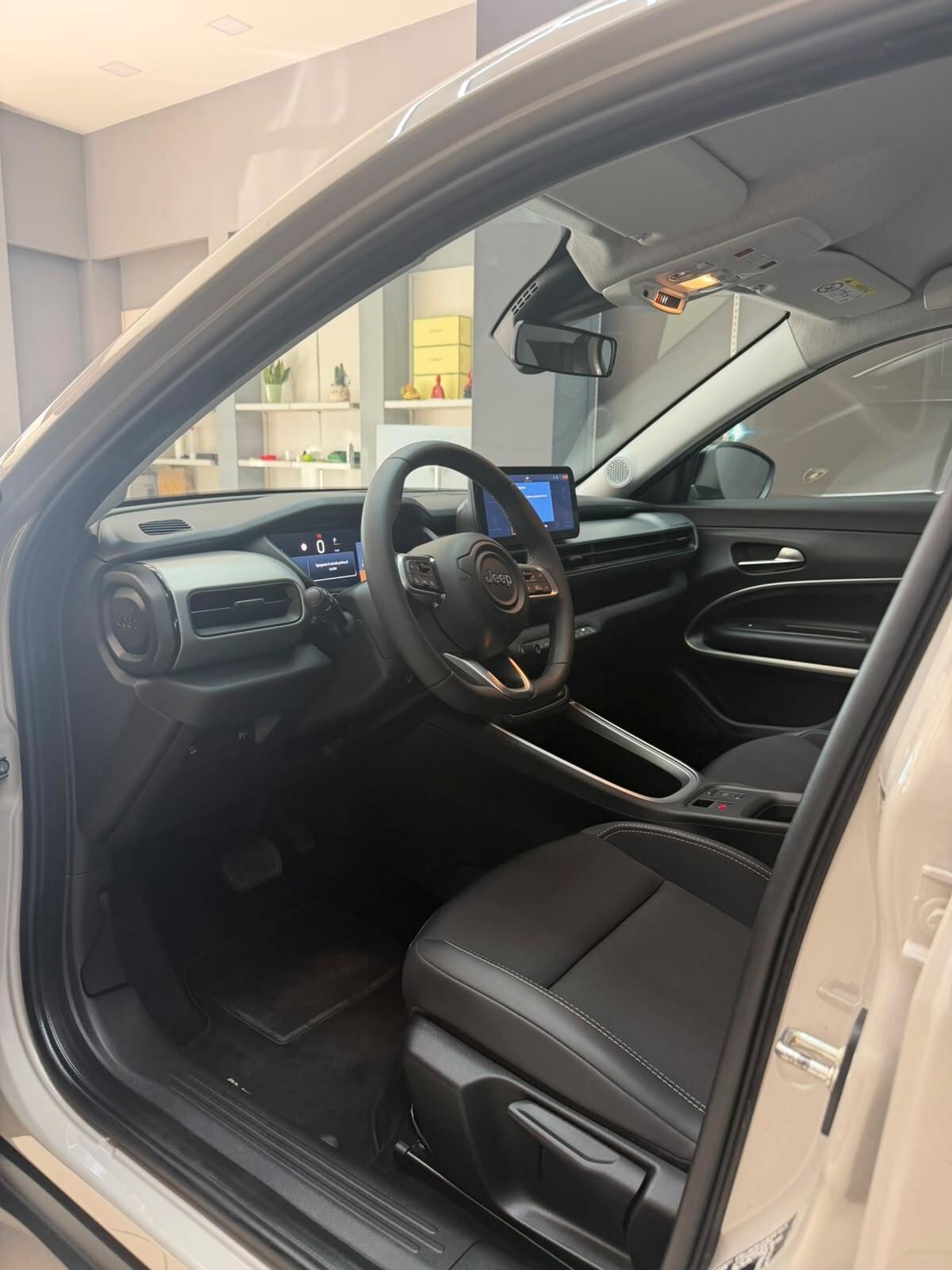 Jeep Avenger 1.2 Turbo 100 CV MHEV Summit