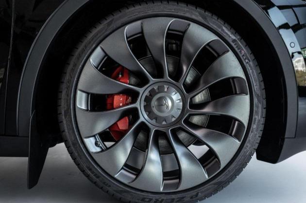 Tesla Model Y Performance Dual Motor awd