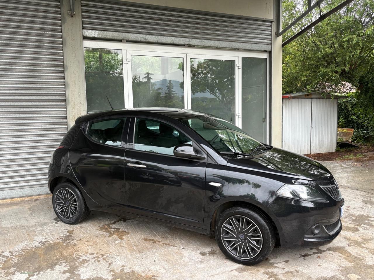 Lancia Ypsilon 1.0 FireFly 5 porte S&S Hybrid Ecochic UnYca