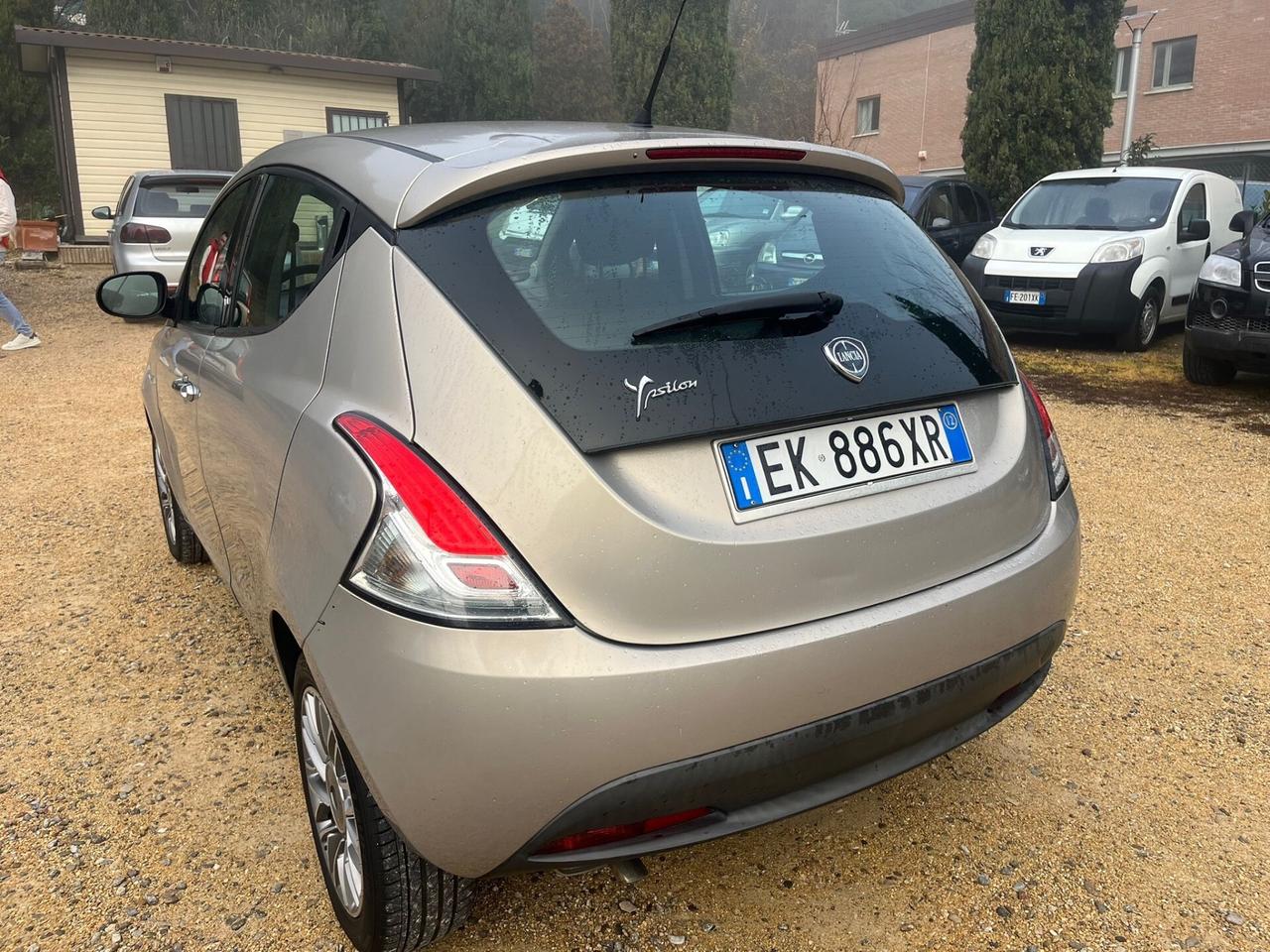 Lancia Ypsilon 1.3 Diesel - Neopatentati