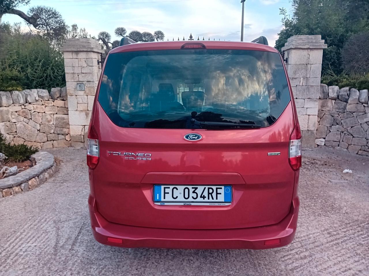 Ford Tourneo Courier 1.0 EcoBoost 100 CV Titanium