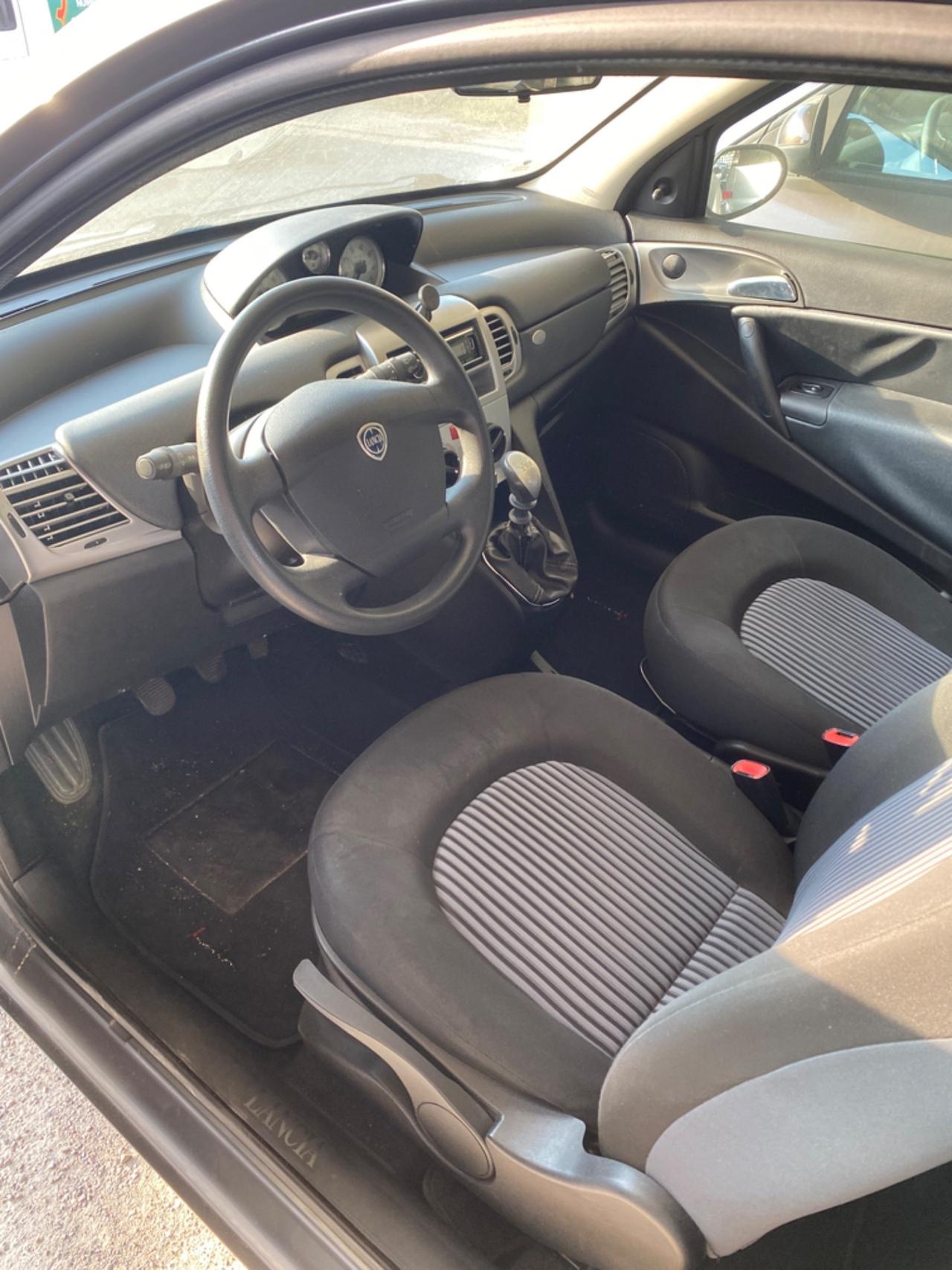 Lancia Ypsilon 1.2 Platino