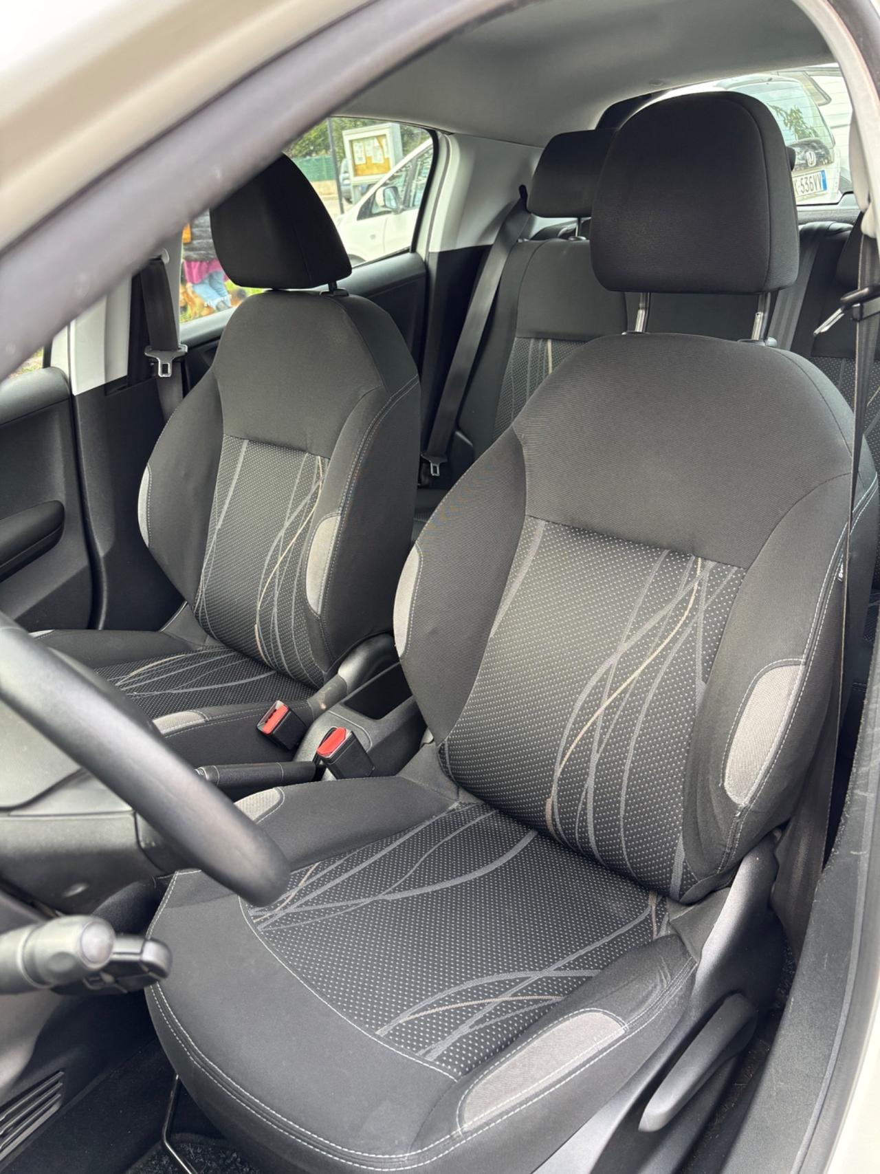 Peugeot 208 con soli 80000