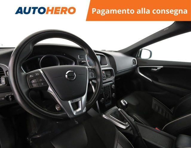 VOLVO V40 D2 R-design