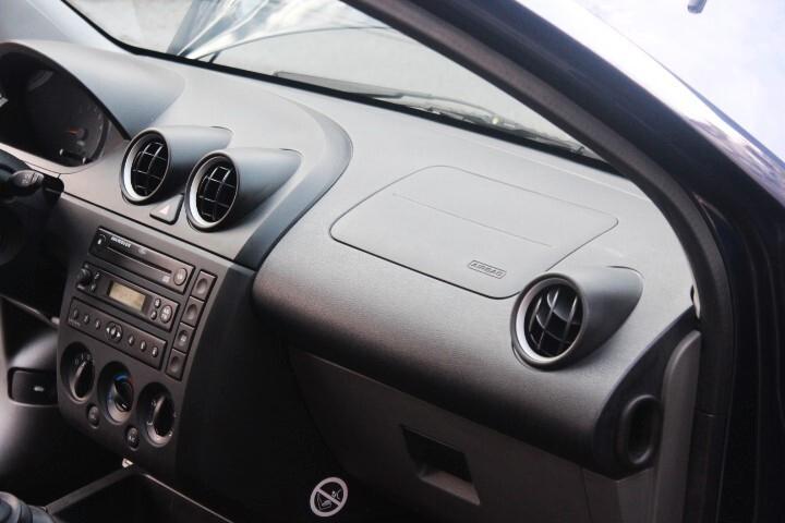 Ford Fiesta 1.2ie Zetec estetica da vetrina tagliandi documentati in Ford