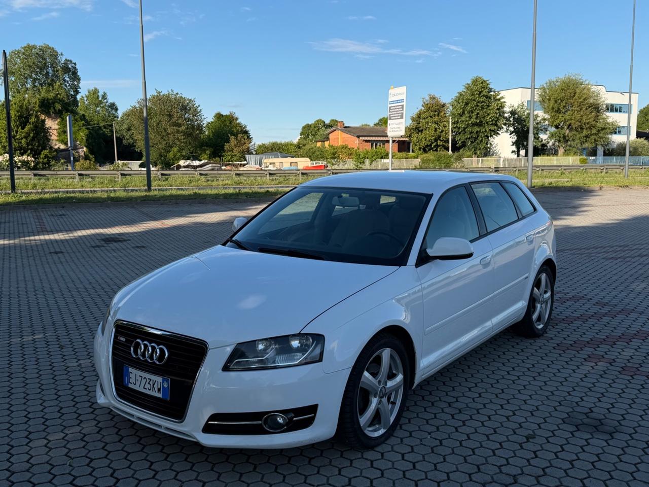 Audi A3 SPB 1.6 TDI CR F.AP. Young Edition