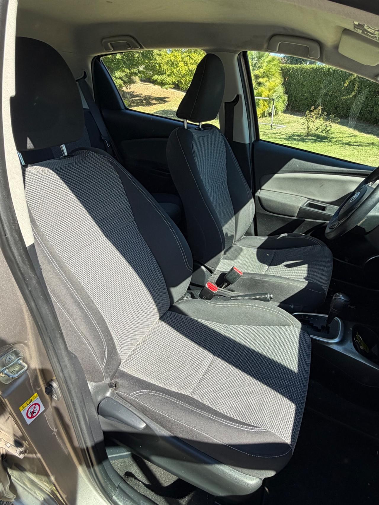 Toyota Yaris 1.5 Hybrid 5 porte by Glamour