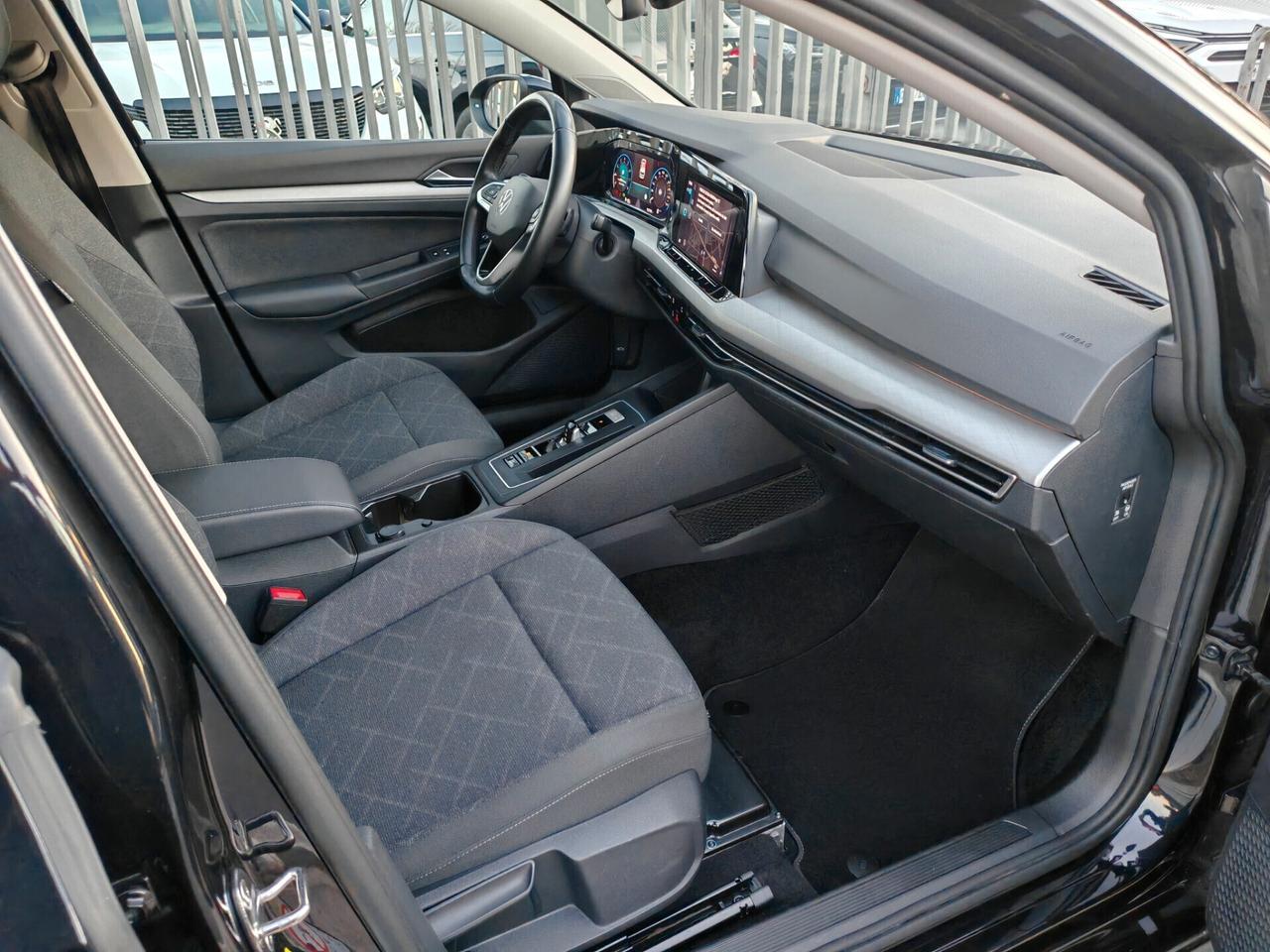 Volkswagen Golf 1.0 eTSI 110 CV EVO DSG Life