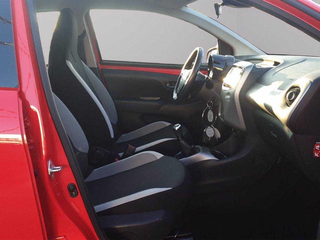 TOYOTA Aygo 5p 1.0 x-play tss del 2018