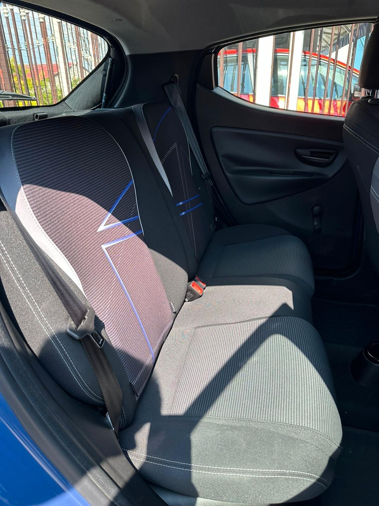 Lancia Ypsilon 0.9 TwinAir 85 CV 5 porte Metano Ecochic Elefantino