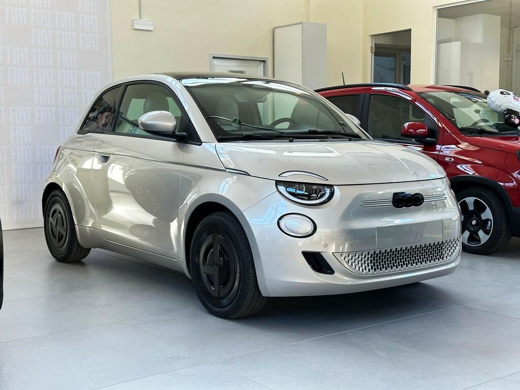 Fiat 500e 42 kWh Giorgio Armani