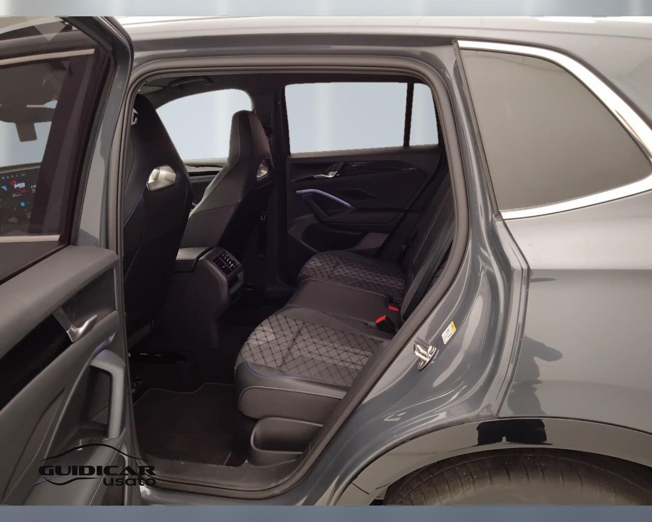 VOLKSWAGEN Tiguan III 2024 - Tiguan 2.0 tdi R-Line 150cv dsg