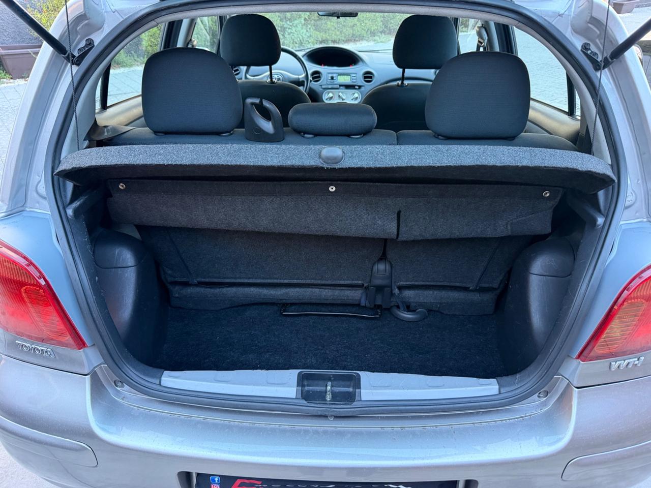 Toyota Yaris 1.3i 16V cat 5 porte Sol Blue