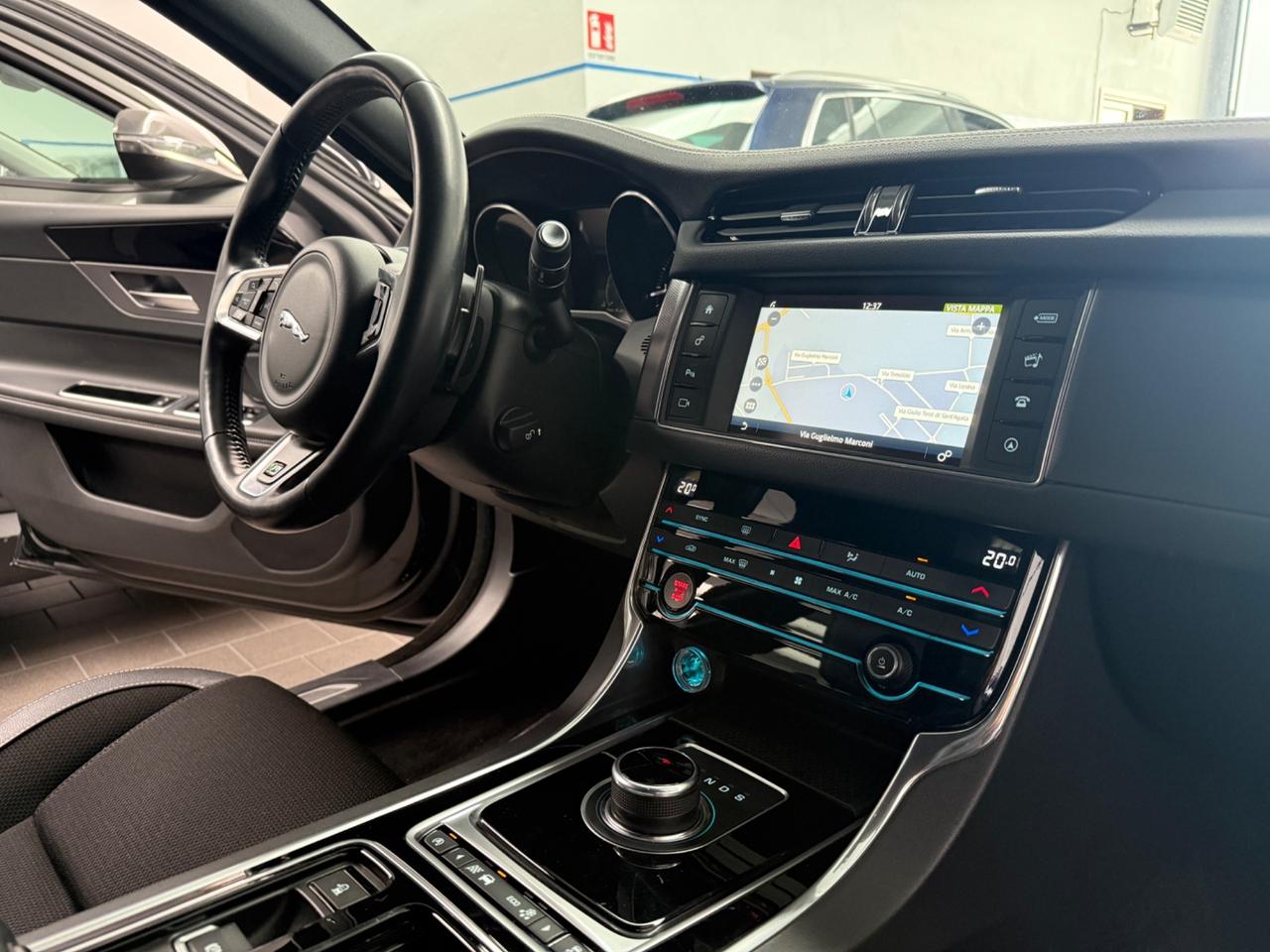 Jaguar XF 2.0 D 180 CV aut. R-Sport