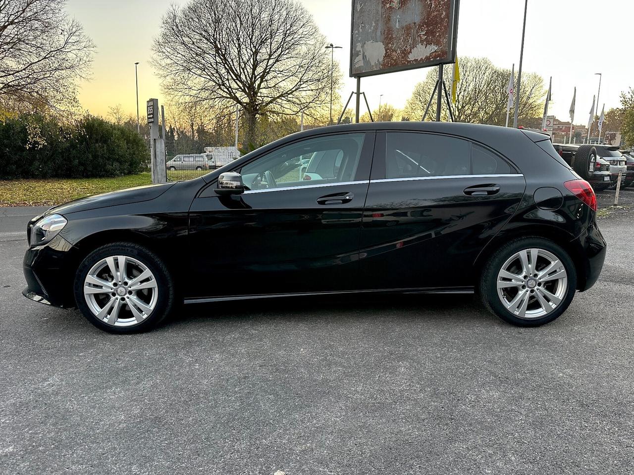 Mercedes-benz A 200 d Automatic Sport Edition White Cream UNIPRO UFF Permute e Rate