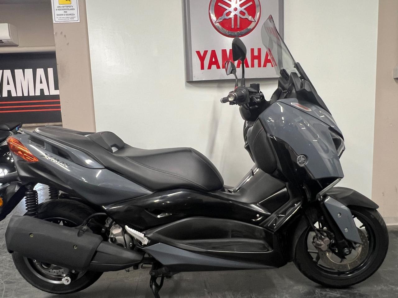 Yamaha X-Max 300 Tech max