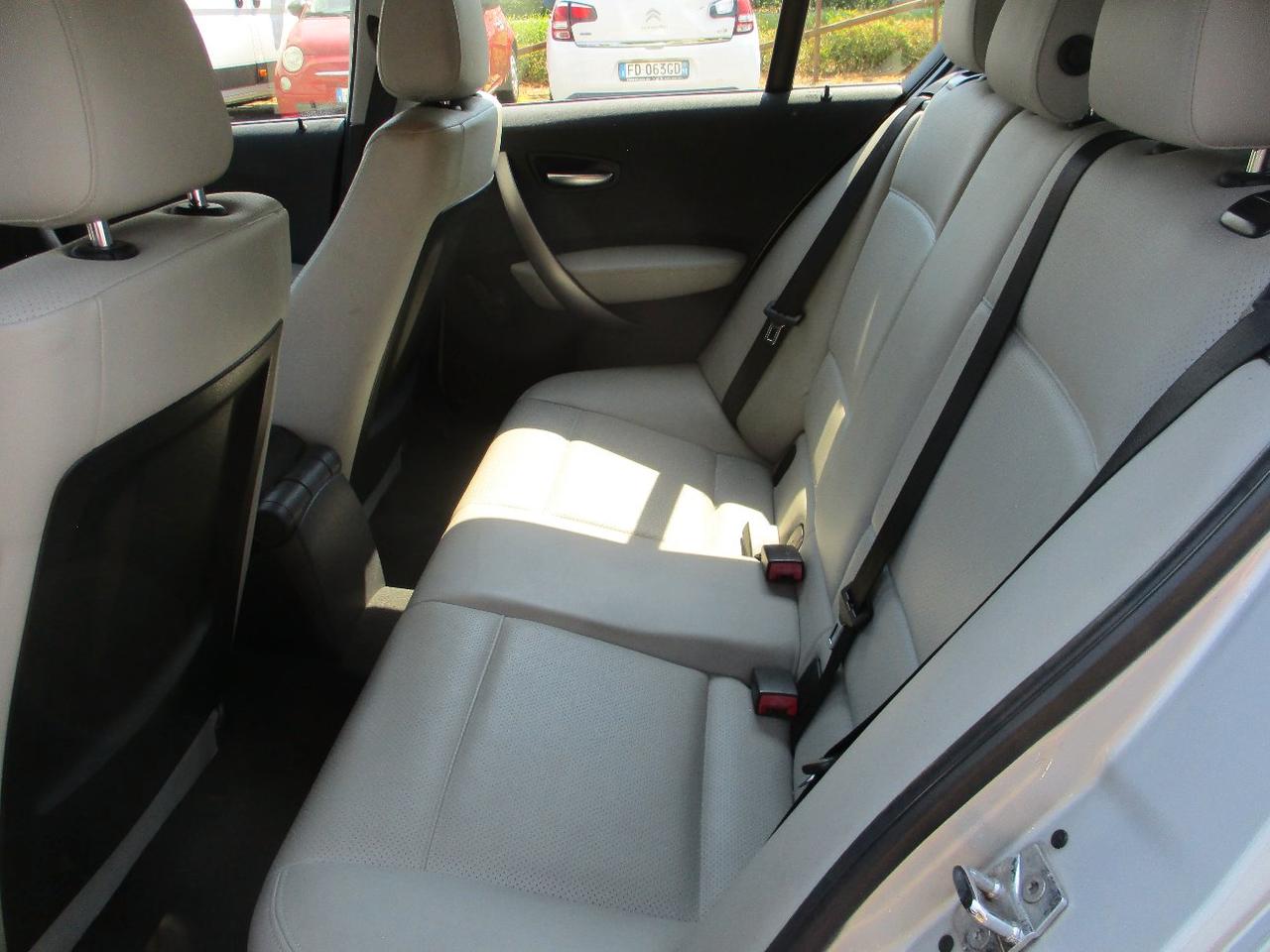 BMW 116 i 5p Futura Pelle/Sensori
