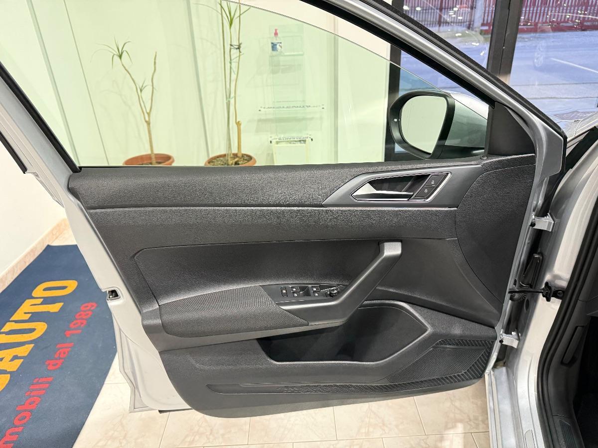 Volkswagen Taigo 1.0 Tsi 115 C.V. R-Line Tetto APRIBILE/PANORAMICO