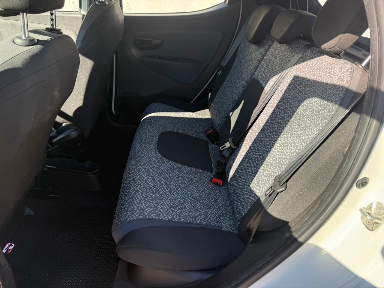 Lancia Ypsilon 1.0 FireFly 5 porte S&S Hybrid Ecochic Gold