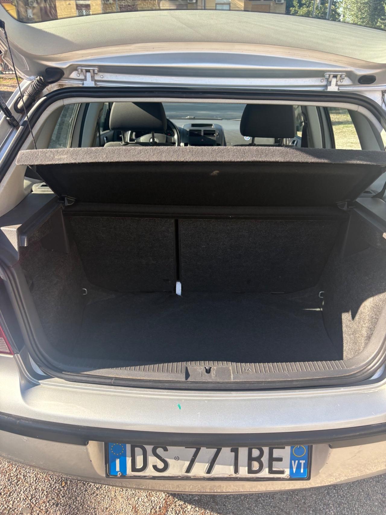 Volkswagen Polo 1.4/69CV TDI 5p. Neopatentati