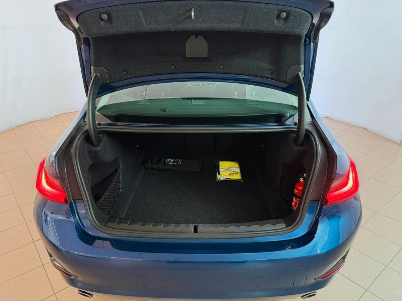 Bmw 318d 48V Business Advantage