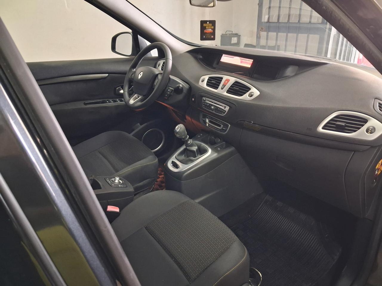 Renault Scenic X-Mod 1.5 dCi unico prop 2011