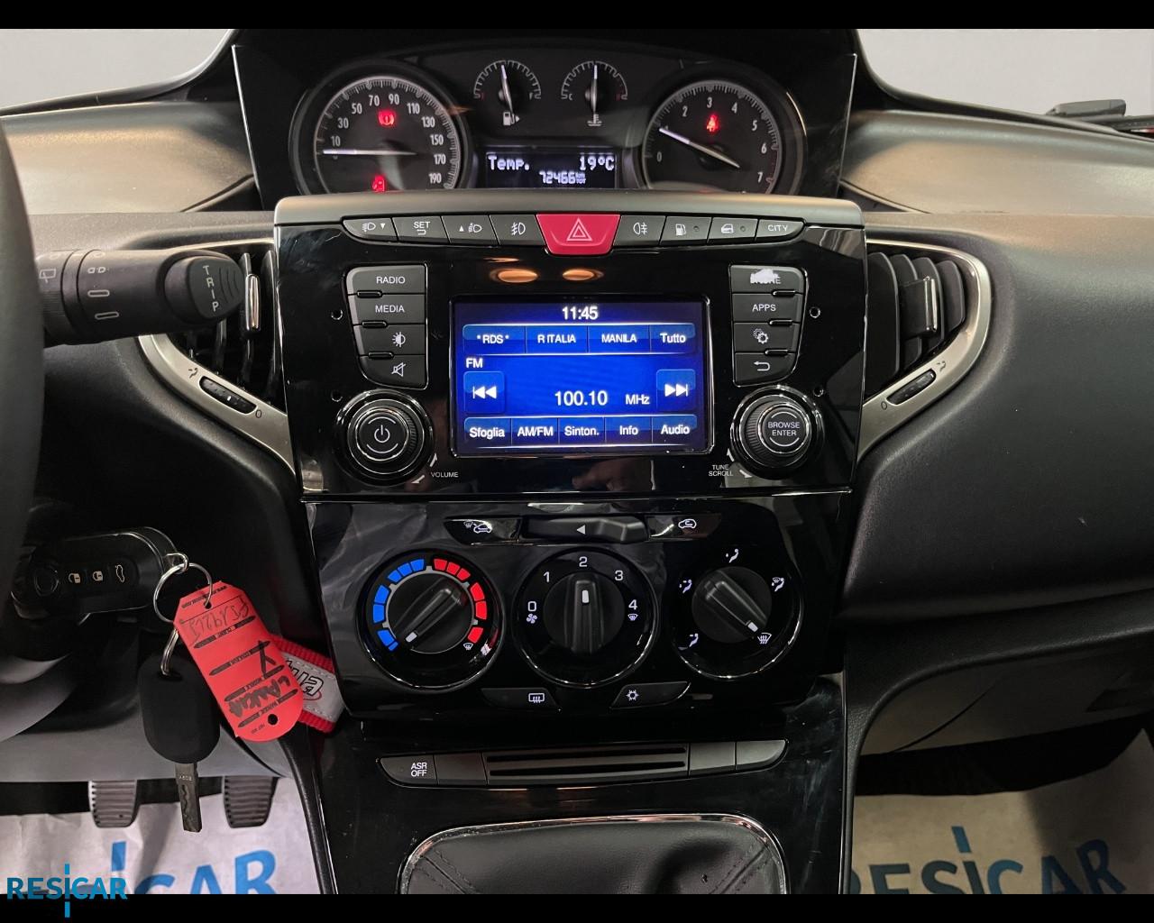 LANCIA Ypsilon 1.2 Gold ecochic Gpl 69cv IDONEA NEOPATENTATO