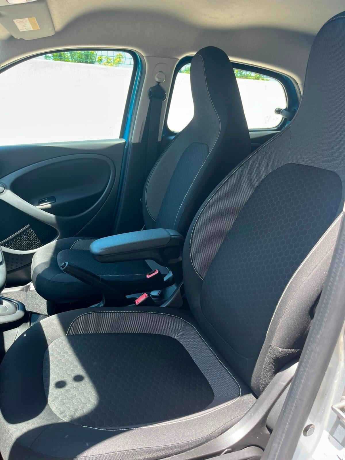Smart ForFour EQ Pulse