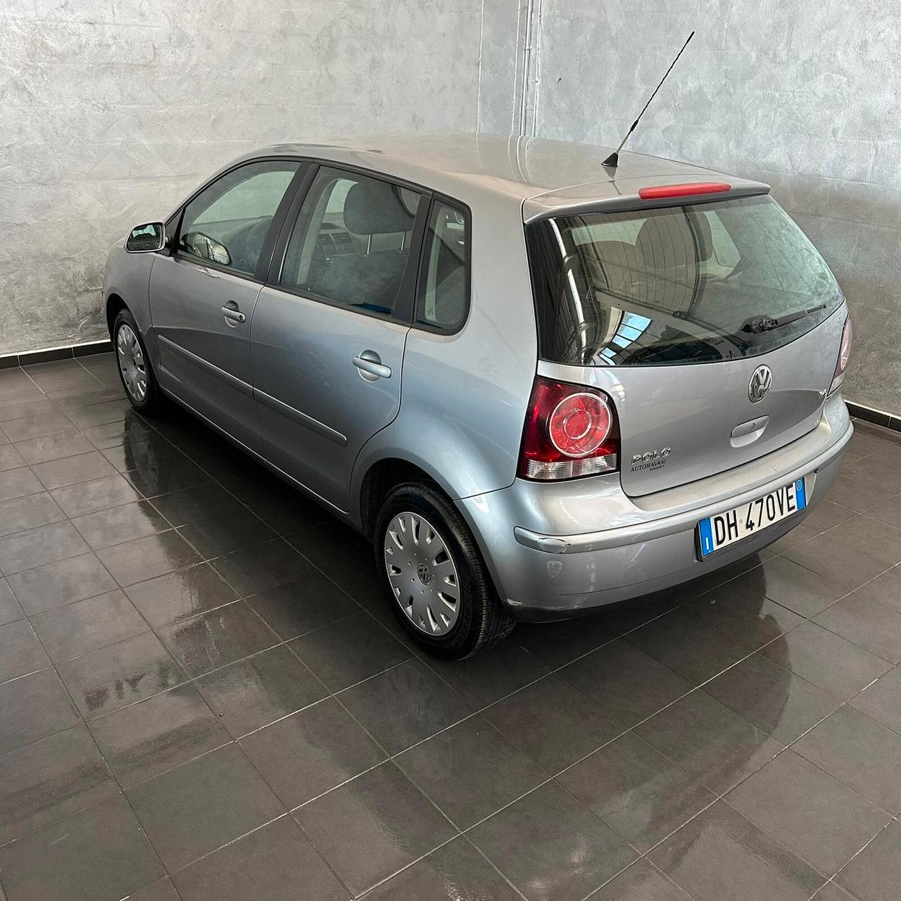 Volkswagen Polo 1.4/80CV 16V 5p. Sportline