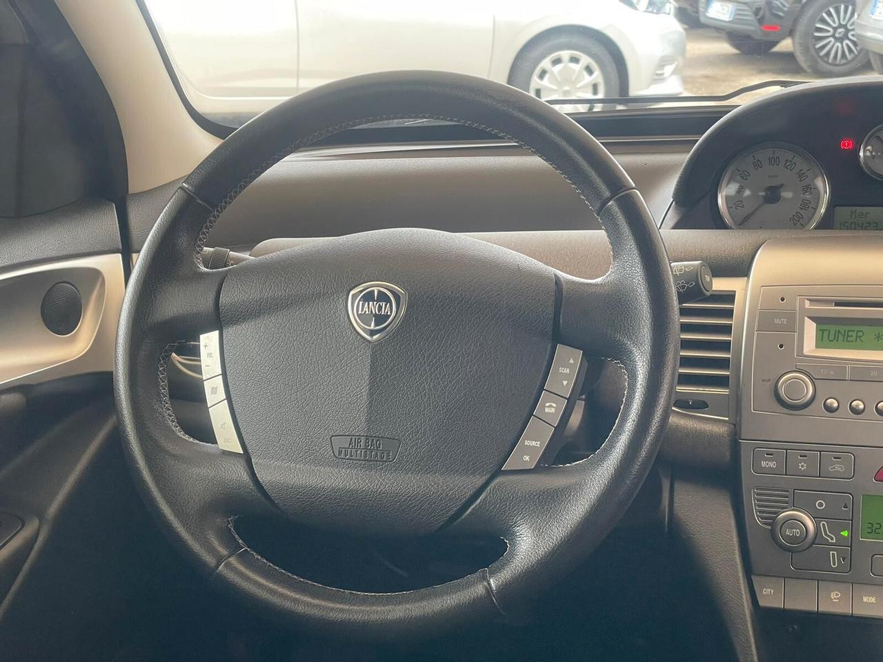 Lancia Ypsilon 1.2 Argento