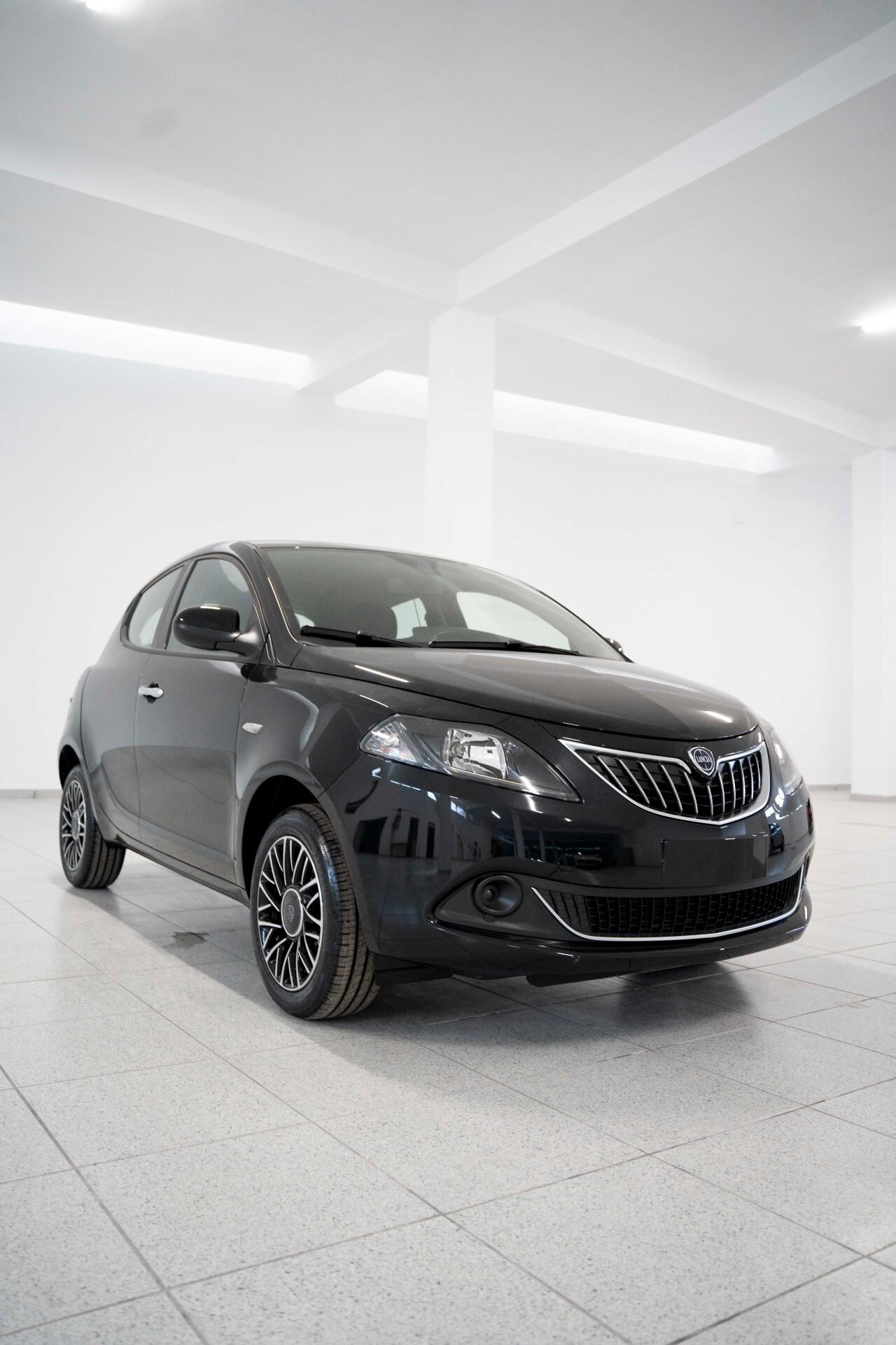 Lancia Ypsilon 1.0 FireFly 5 porte S&S Hybrid Platino